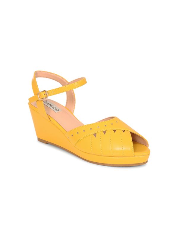 BANNED RETRO Sunny Daze Wedge 1940s-Inspired Cut-Out Peep Toe Sandals With Ankle Strap-Mustard