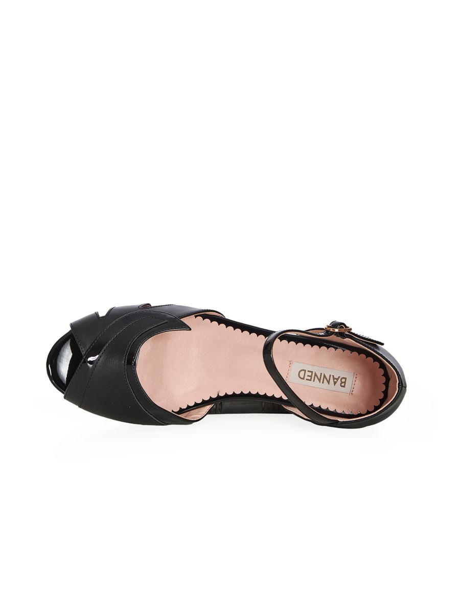 GLAMOROUS GLIDERS FLAT SANDALS Black