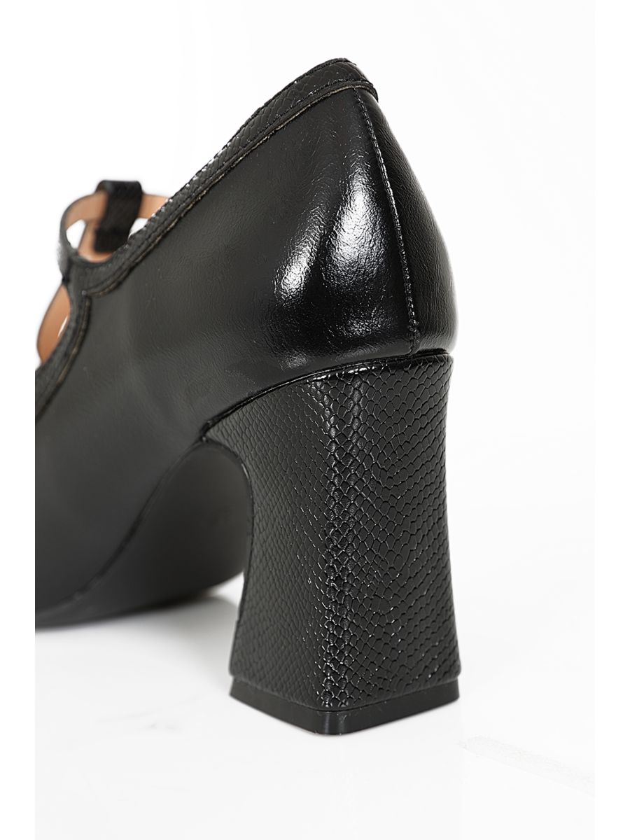 1960's Inspired T-Strap Heels with Piton & Lacquer Faux Leather-Black