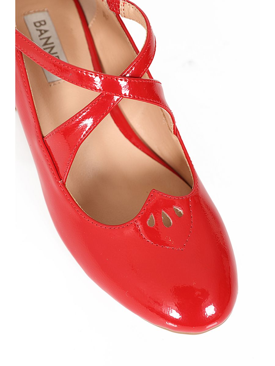 Good Day Sweetheart Banned Shoes - Classic Crossed Straps Block Heel Pumps with Patent Upper-Red