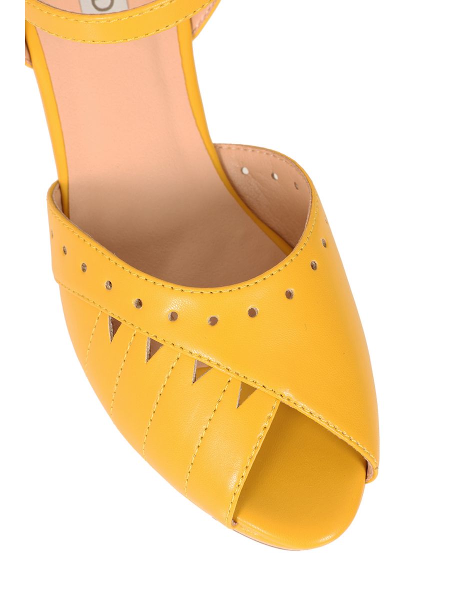 BANNED RETRO Sunny Daze Wedge 1940s-Inspired Cut-Out Peep Toe Sandals With Ankle Strap-Mustard