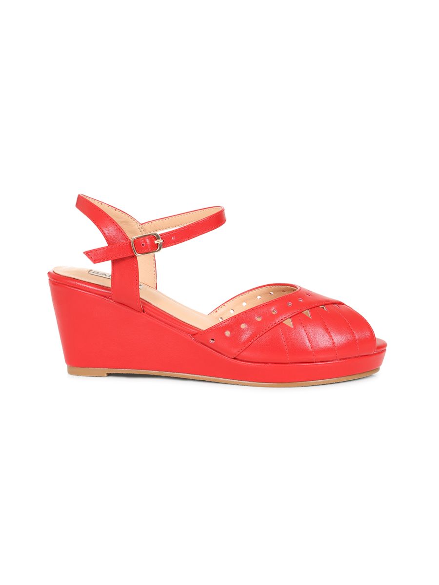 BANNED RETRO Sunny Daze Wedge 1940s-Inspired Cut-Out Peep Toe Sandals With Ankle Strap-Red