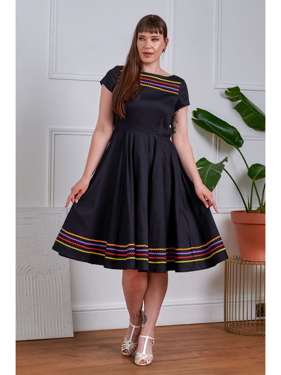 Banned Retro 50s Carmen Full Skirt Swing Dress-Black