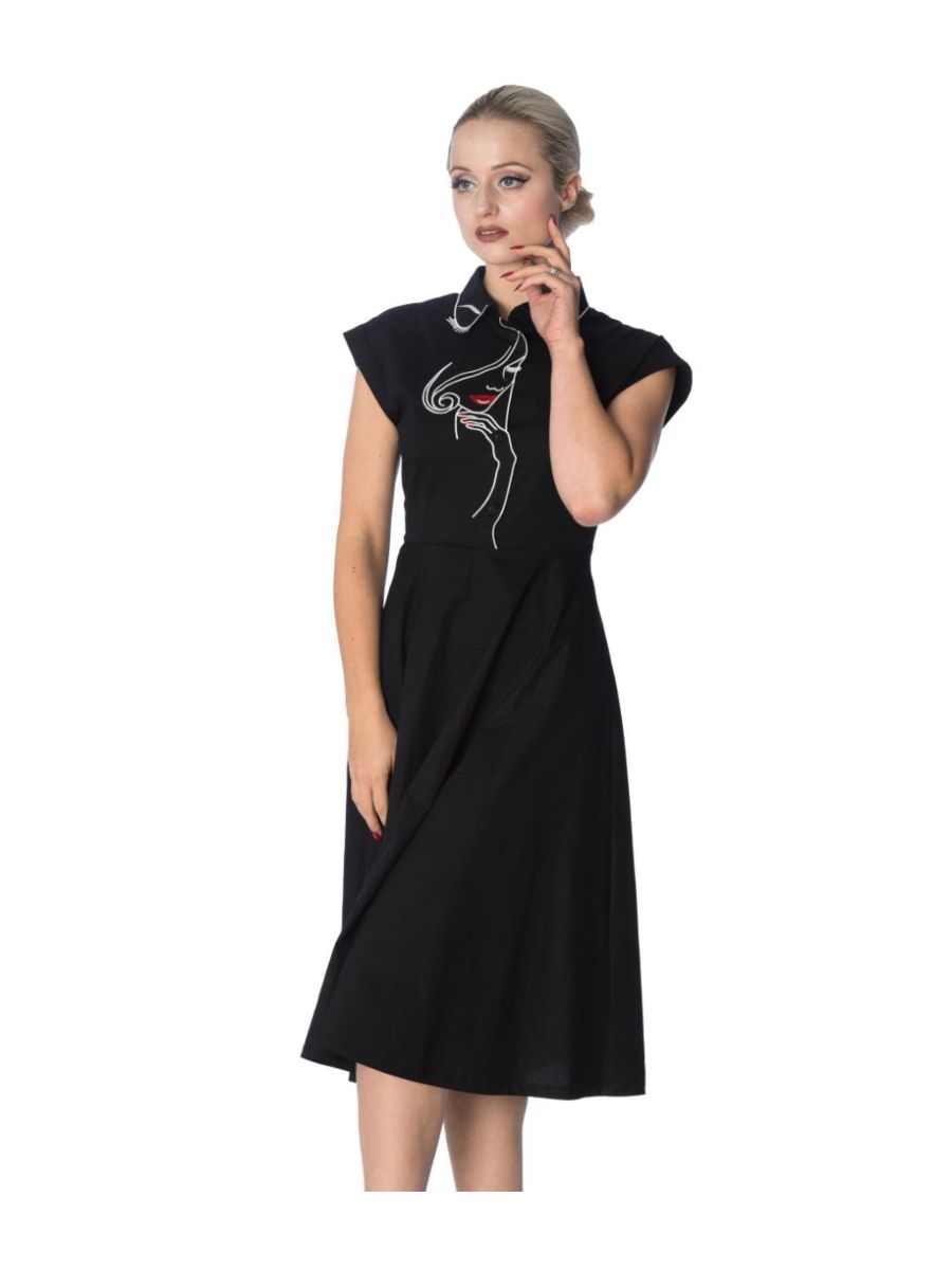MODEL FACE LONG DRESS