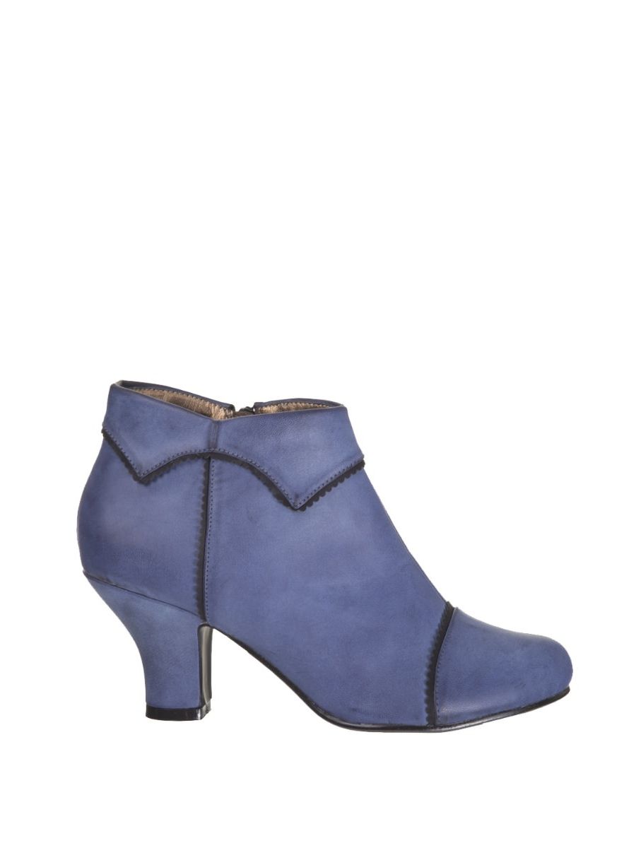 RUTH BOOTS